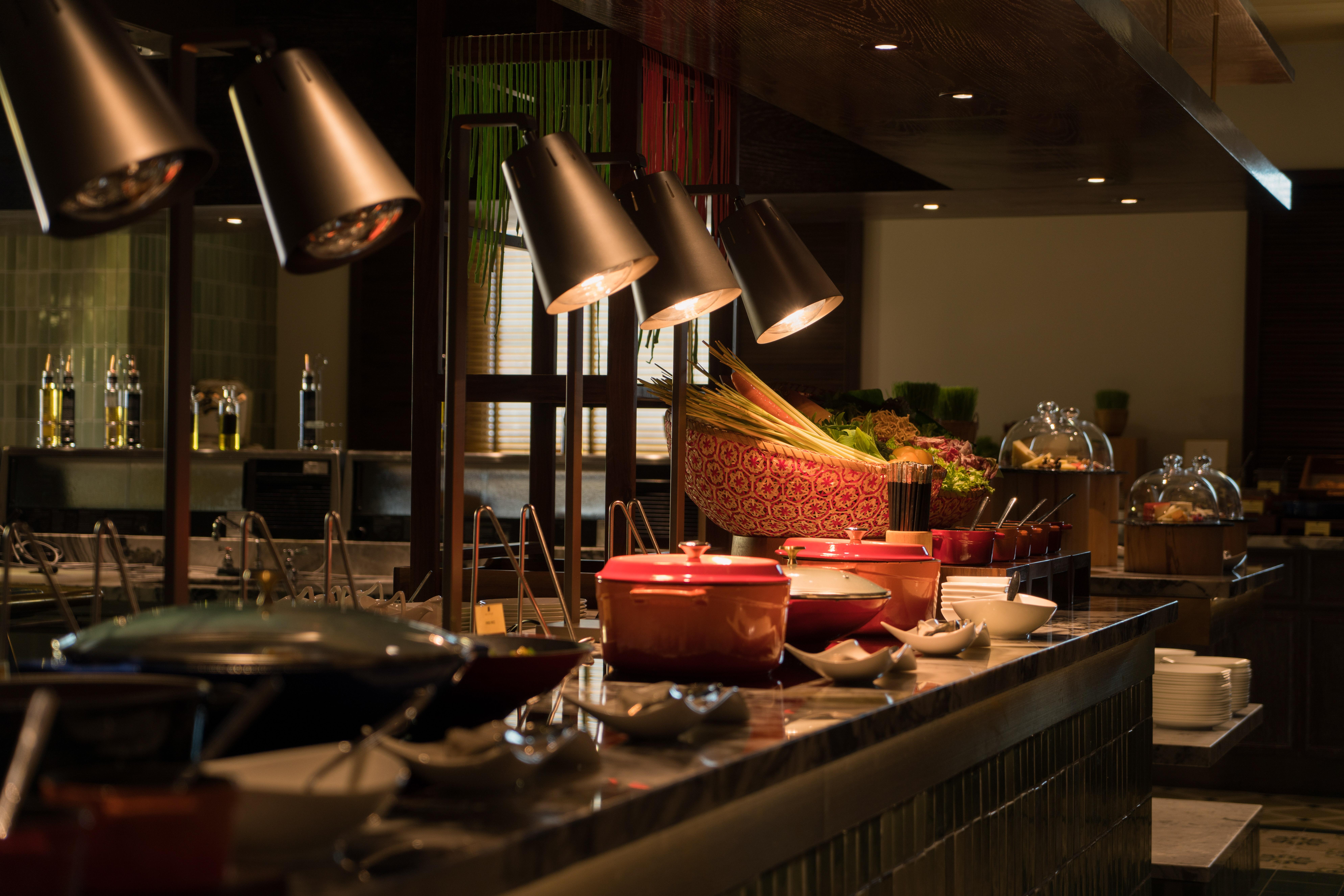 فندق ماي هاوس سايجون مدينة هوشي منه المظهر الخارجي الصورة A buffet at a hotel