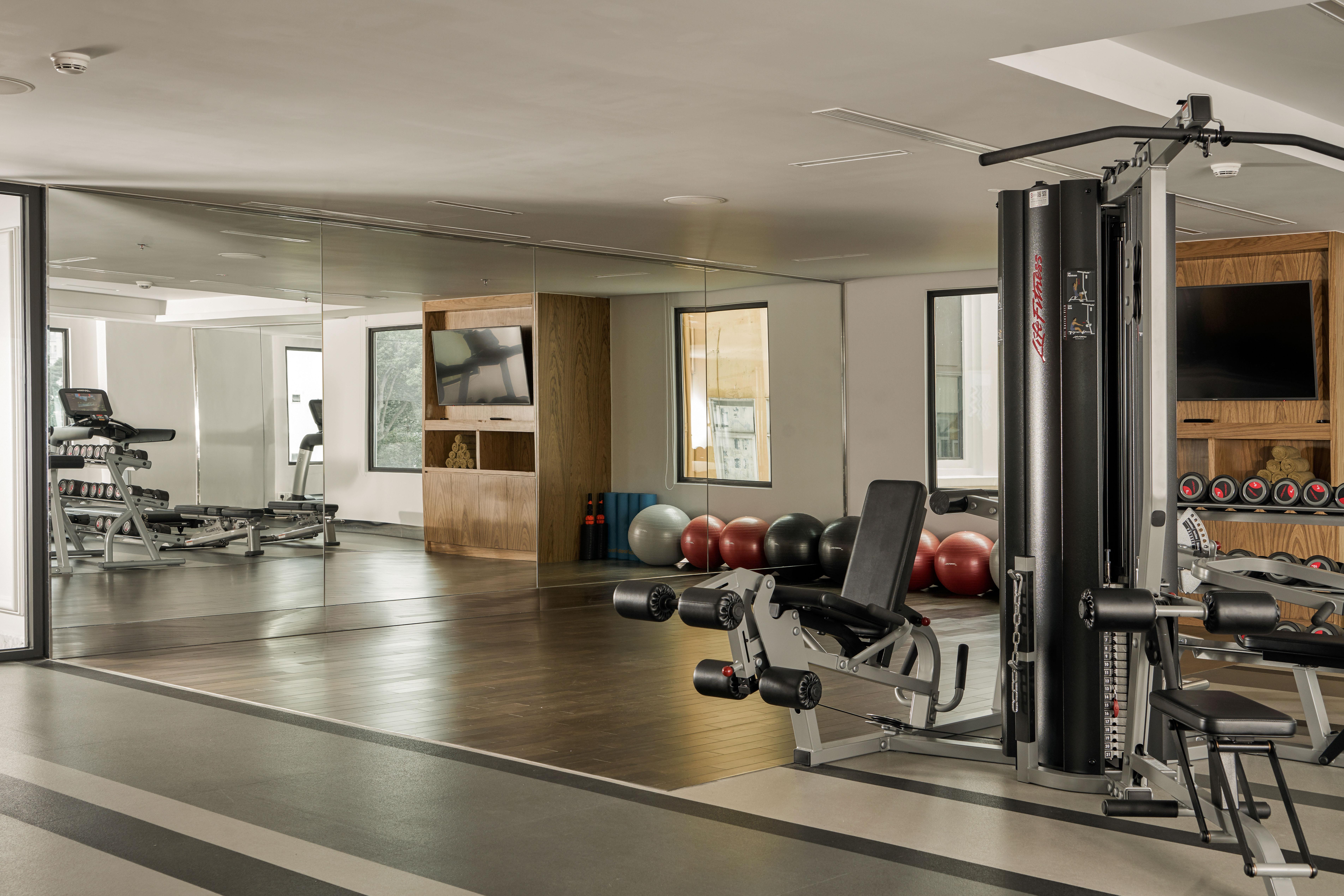 فندق ماي هاوس سايجون مدينة هوشي منه المظهر الخارجي الصورة The gym at The Standard East Village