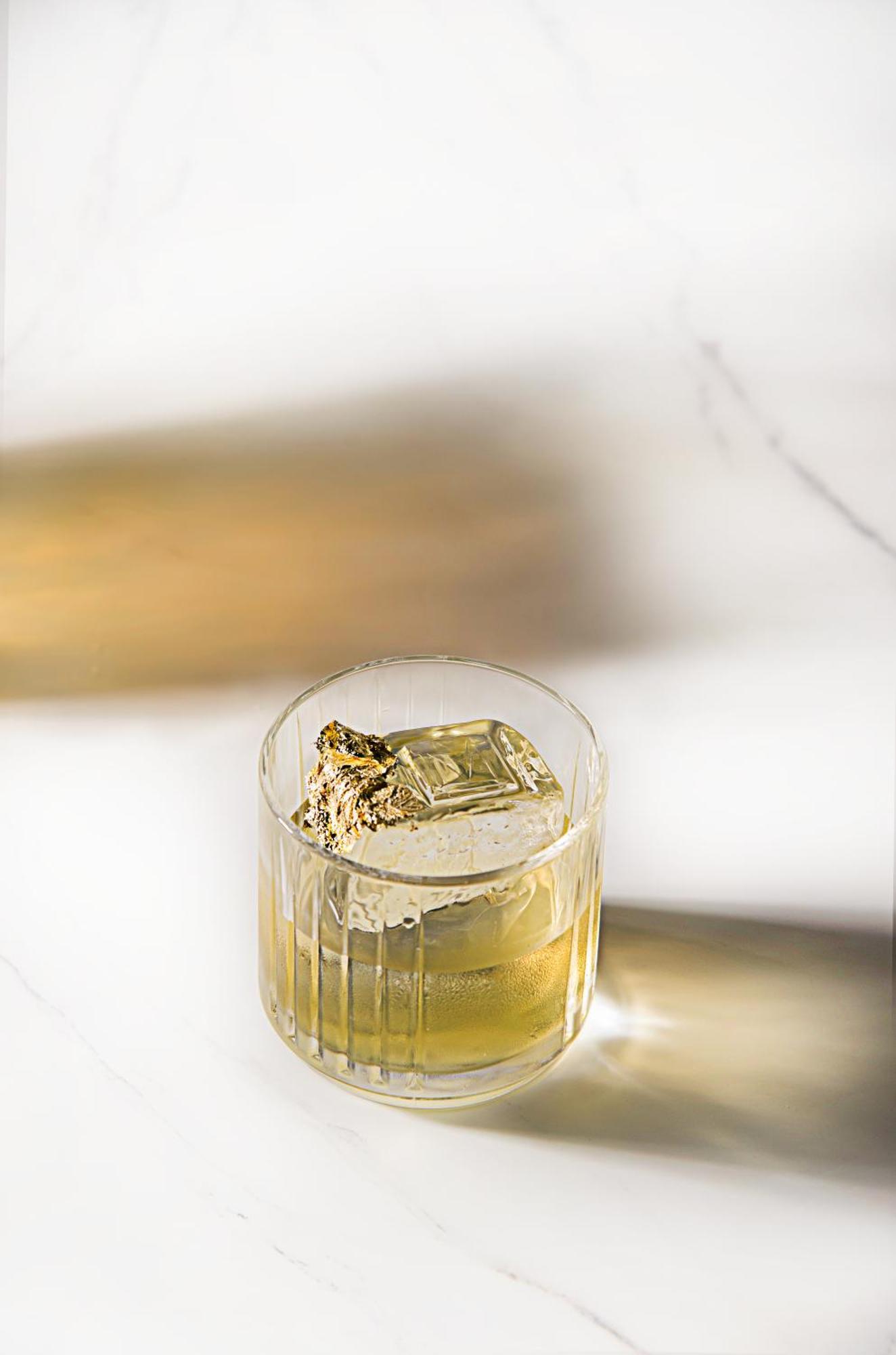 فندق ماي هاوس سايجون مدينة هوشي منه المظهر الخارجي الصورة A glass of grappa