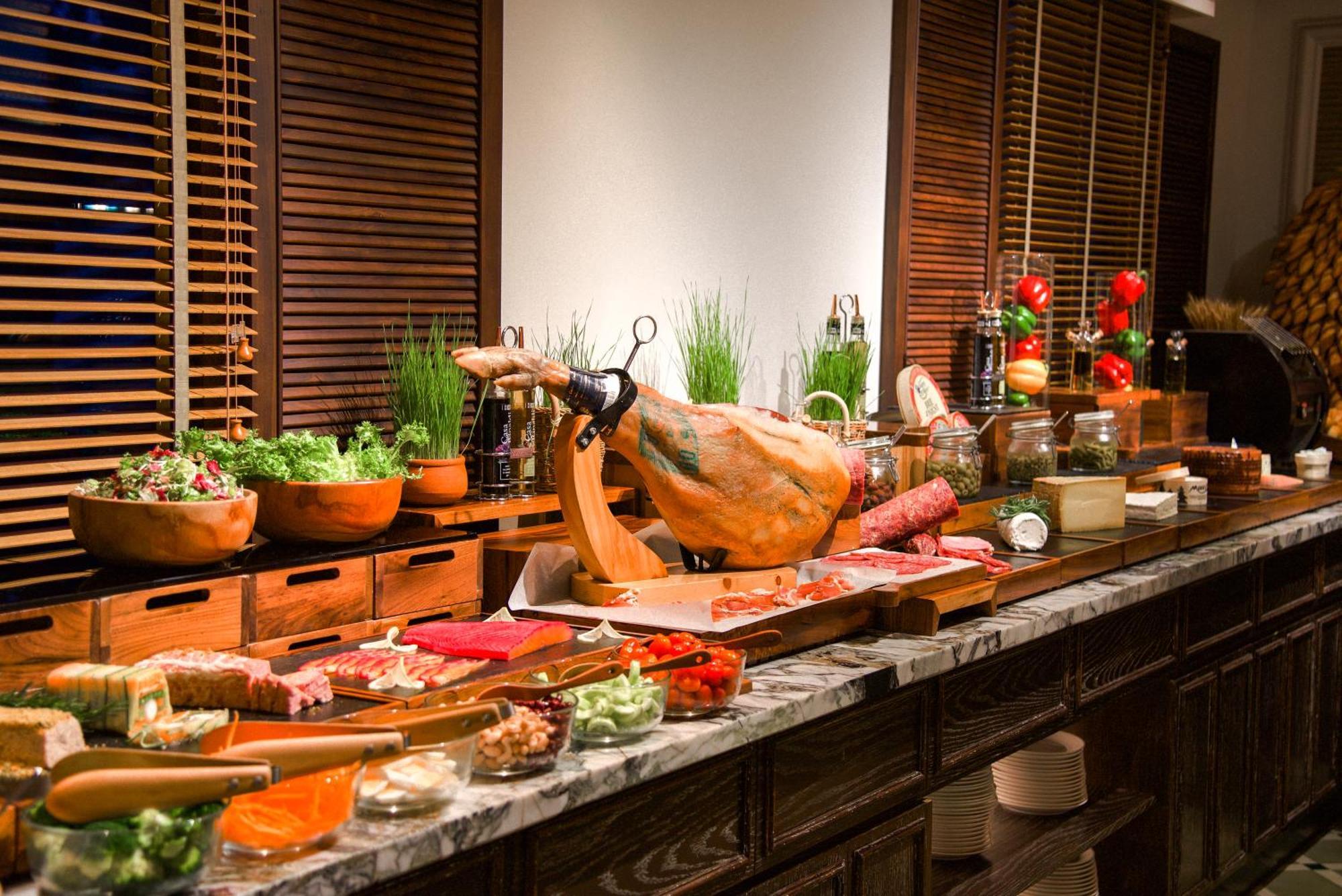 فندق ماي هاوس سايجون مدينة هوشي منه المظهر الخارجي الصورة A jamón ibérico bar